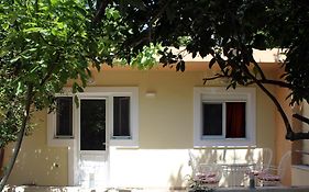 Philoxenia Hotel & Studios